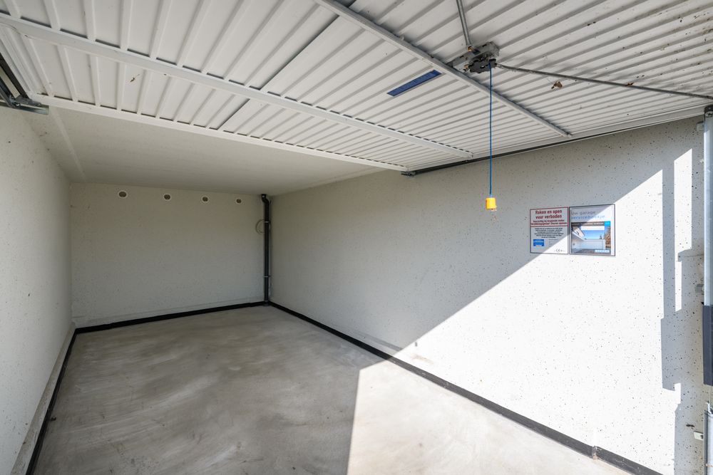 Ruime binnenzijde van een garagebox